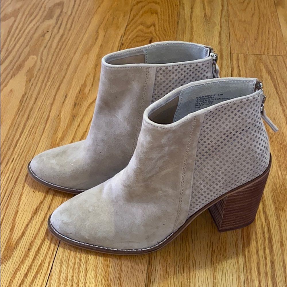 WORN ONCE Steve Madden booties
